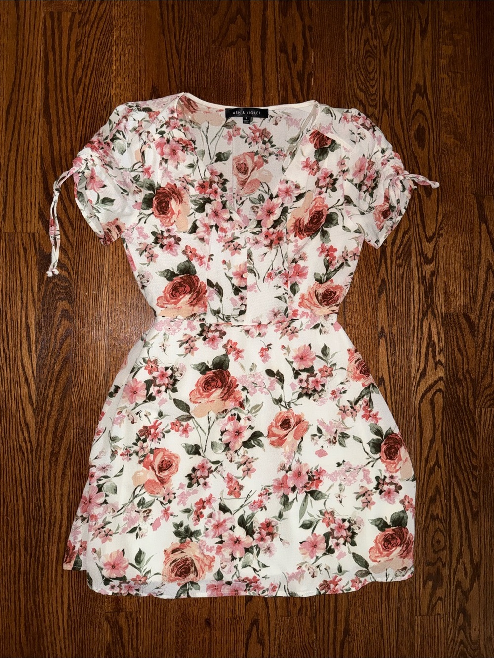 A&A VIOLET White Floral V-Neck Mini Dress